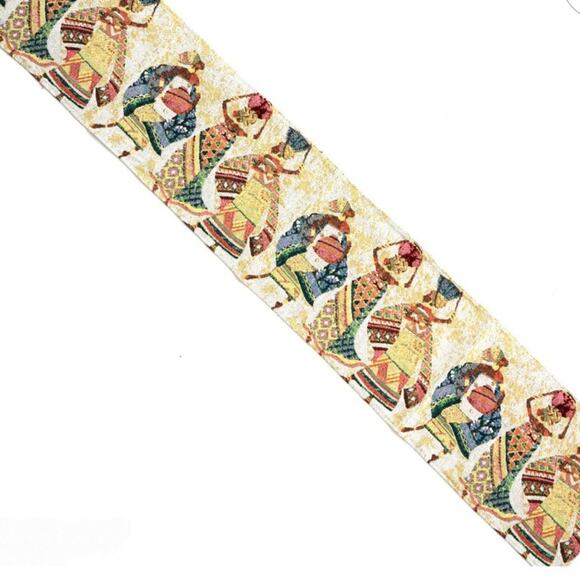 Set of 4 placemats and table runner in Jacquard Tribal Pattern - Picture 2 of 6